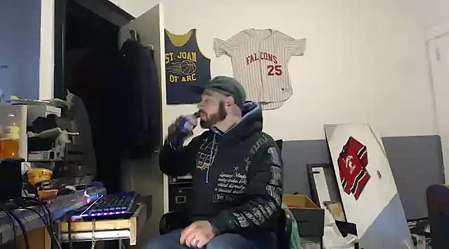 Snapshot of sledge901 chatting on February 2025 05:39:02 PM sledge901 online show from February 2025 05:39:02 PM