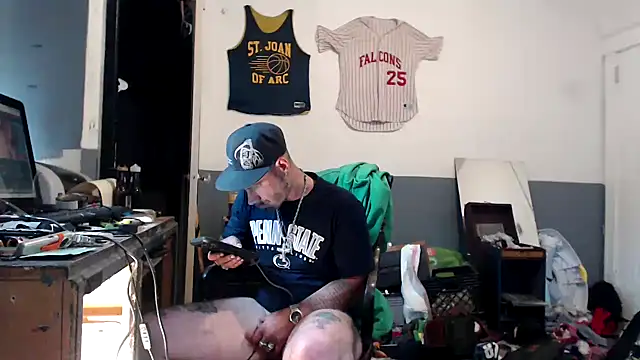 Snapshot of sledge901 chatting on October 2025 05:46:02 PM sledge901 online show from October 2025 05:46:02 PM