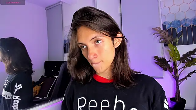 Feniix   online show from January 2025 03:33:01 AM