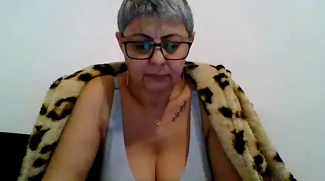 roseblak42 online show from March 2025 03:38:02 PM