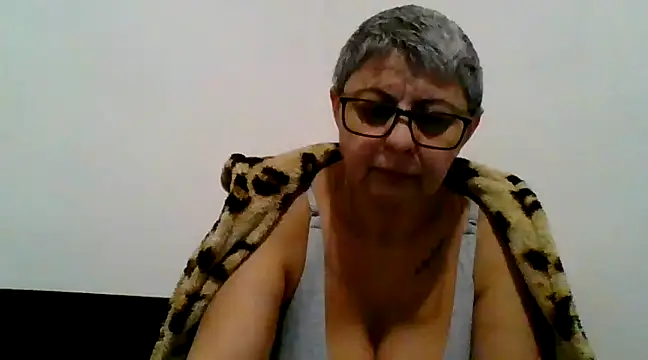 roseblak42 online show from March 2025 07:37:01 PM