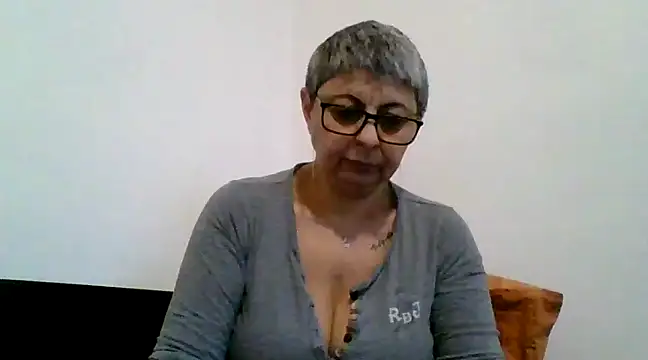 roseblak42 online show from March 2025 04:00:02 PM