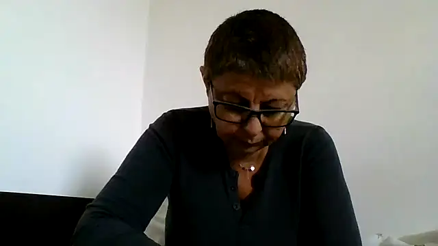 Snapshot of roseblak42 chatting on October 2025 12:00:02 PM roseblak42 online show from October 2025 12:00:02 PM