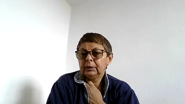 Snapshot of roseblak42 chatting on October 2025 10:27:02 AM roseblak42 online show from October 2025 10:27:02 AM