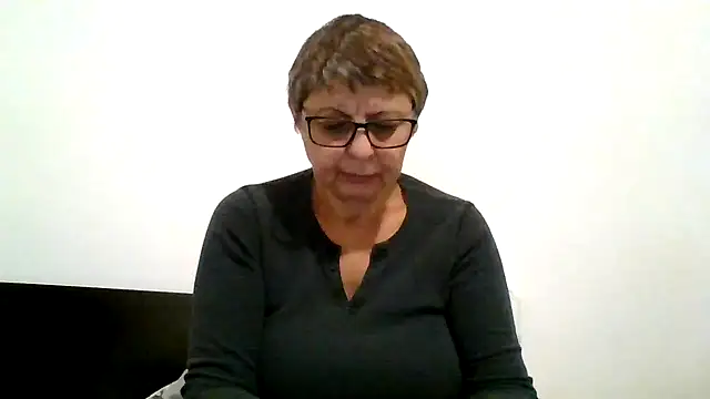 Snapshot of roseblak42 chatting on November 2025 05:34:01 PM roseblak42 online show from November 2025 05:34:01 PM