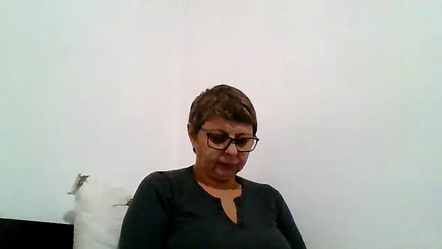 Snapshot of roseblak42 chatting on November 2025 03:45:01 PM roseblak42 online show from November 2025 03:45:01 PM