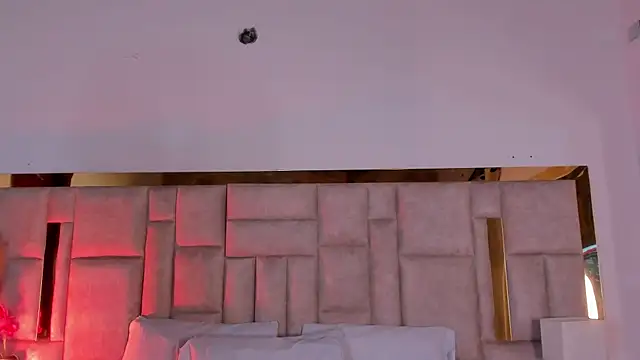 Miss Abigail  online show from November 2025 01:33:02 PM