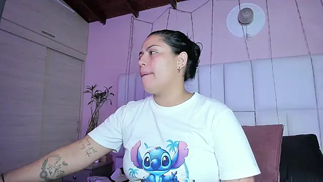 Snapshot of kiana_cream chatting on September 2025 12:30:01 PM kiana cream online show from September 2025 12:30:01 PM