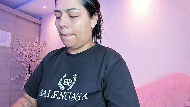 Snapshot of kiana_cream chatting on October 2025 11:42:01 AM kiana cream online show from October 2025 11:42:01 AM