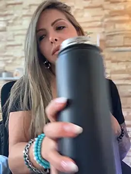  Abril-Office1 online show from November 2025 03:22:01 PM