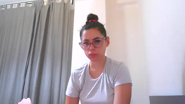 Snapshot of LovelyJulliette chatting on October 2025 05:03:01 PM LovelyJulliette online show from October 2025 05:03:01 PM