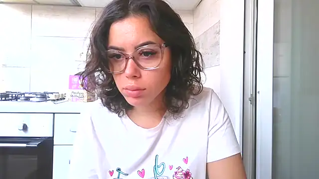 Snapshot of LovelyJulliette chatting on October 2025 10:25:01 AM LovelyJulliette online show from October 2025 10:25:01 AM