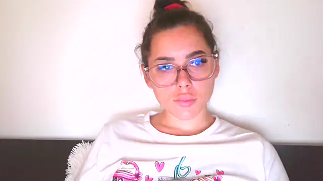 Snapshot of LovelyJulliette chatting on October 2025 11:28:01 AM LovelyJulliette online show from October 2025 11:28:01 AM