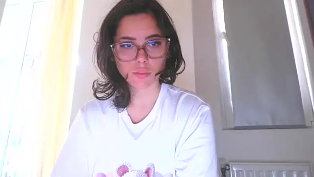 Snapshot of LovelyJulliette chatting on October 2025 12:42:02 PM LovelyJulliette online show from October 2025 12:42:02 PM