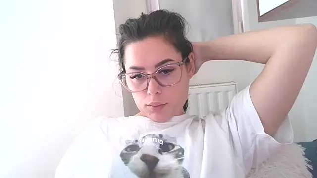 Snapshot of LovelyJulliette chatting on October 2025 12:06:02 PM LovelyJulliette online show from October 2025 12:06:02 PM