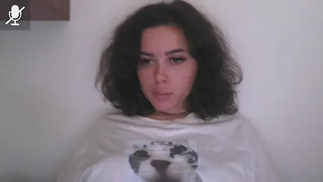 Snapshot of LovelyJulliette chatting on November 2025 10:57:02 AM LovelyJulliette online show from November 2025 10:57:02 AM