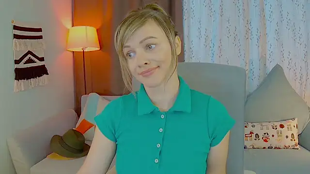 Snapshot of NandiSmile chatting on September 2025 06:50:01 AM NandiSmile online show from September 2025 06:50:01 AM