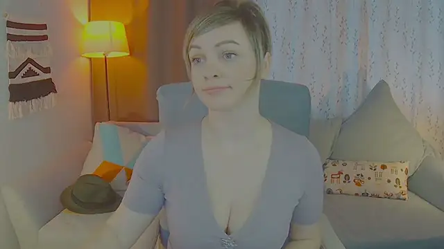 Snapshot of NandiSmile chatting on October 2025 06:13:02 AM NandiSmile online show from October 2025 06:13:02 AM