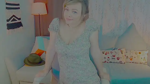 Snapshot of NandiSmile chatting on October 2025 06:02:02 AM NandiSmile online show from October 2025 06:02:02 AM