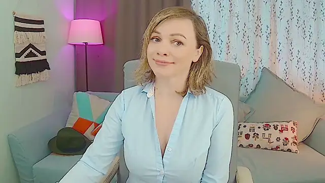 Snapshot of NandiSmile chatting on October 2025 06:47:01 AM NandiSmile online show from October 2025 06:47:01 AM