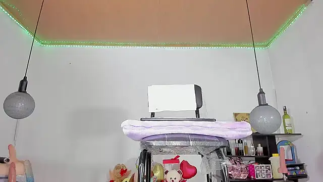 shannon kane  online show from February 2025 02:45:01 PM