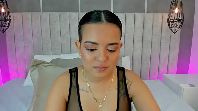 lea gray online show from October 2025 06:37:01 PM