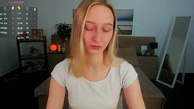 Snapshot of _Ri_na_ chatting on January 2025 06:56:01 AM Ri na online show from January 2025 06:56:01 AM