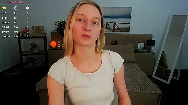 Snapshot of _Ri_na_ chatting on January 2025 01:01:01 PM Ri na online show from January 2025 01:01:01 PM