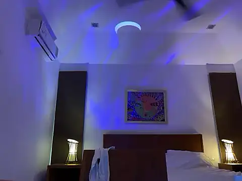 Snapshot of SirenaBelle chatting on September 2025 11:53:02 PM SirenaBelle online show from September 2025 11:53:02 PM