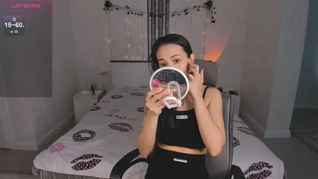 Snapshot of lia_sun chatting on February 2025 10:40:02 AM lia sun online show from February 2025 10:40:02 AM