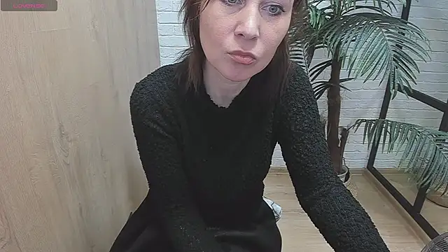 ZoeEast online show from December 2024 01:27:02 PM