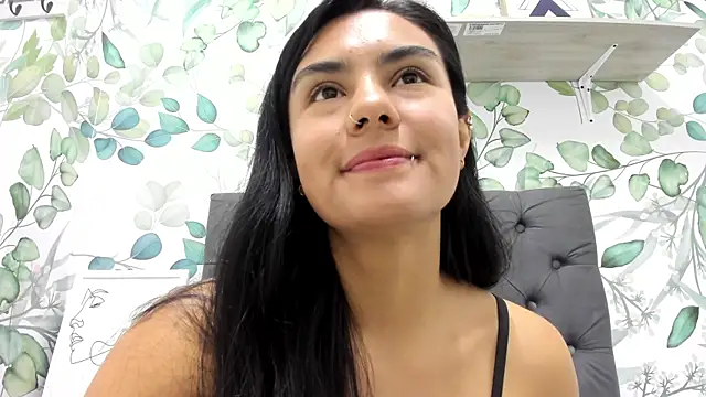 atilanadiaz7 online show from October 2025 01:34:01 PM