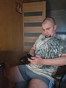 Snapshot of Foxyshaved chatting on October 2025 05:15:01 AM Foxyshaved online show from October 2025 05:15:01 AM