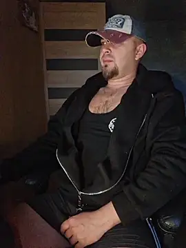 Snapshot of Foxyshaved chatting on October 2025 05:16:02 AM Foxyshaved online show from October 2025 05:16:02 AM