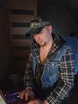 Snapshot of Foxyshaved chatting on October 2025 06:06:02 AM Foxyshaved online show from October 2025 06:06:02 AM