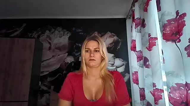 Snapshot of DagmarieFlirt chatting on September 2025 05:12:01 AM DagmarieFlirt online show from September 2025 05:12:01 AM