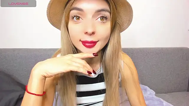 Snapshot of _ellen_meow_ chatting on December 2024 12:49:02 PM ellen meow online show from December 2024 12:49:02 PM