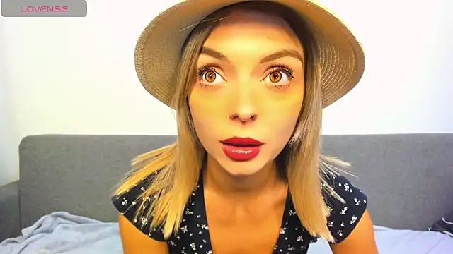 Snapshot of _ellen_meow_ chatting on October 2025 10:10:01 PM ellen meow online show from October 2025 10:10:01 PM