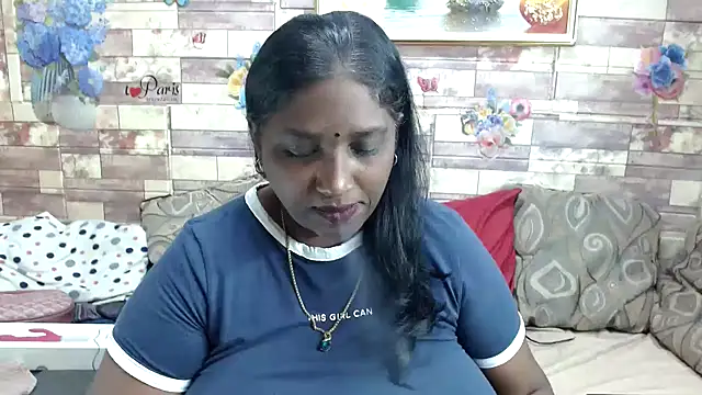 Snapshot of Indian_tracy chatting on October 2025 07:47:02 PM Indian tracy online show from October 2025 07:47:02 PM