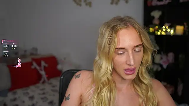 Nicolette  Shea  online show from December 2024 10:05:02 AM