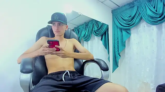 Ethan Booy online show from December 2024 11:24:01 PM