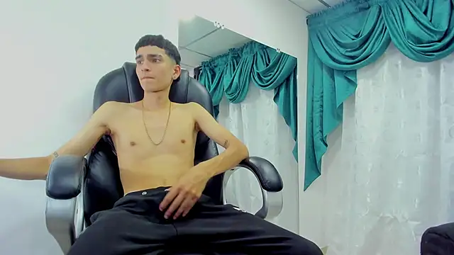 Ethan Booy online show from December 2024 12:52:02 AM