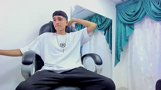 Ethan Booy online show from December 2024 08:16:01 PM