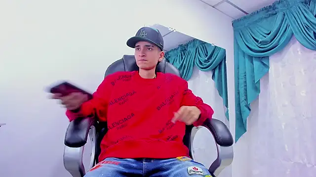 Ethan Booy online show from December 2024 07:38:02 PM