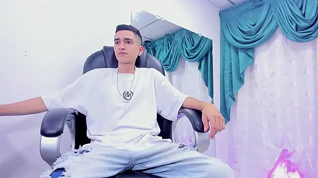 Ethan Booy online show from January 2025 07:45:01 PM