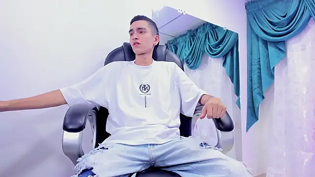 Ethan Booy online show from January 2025 08:26:02 PM