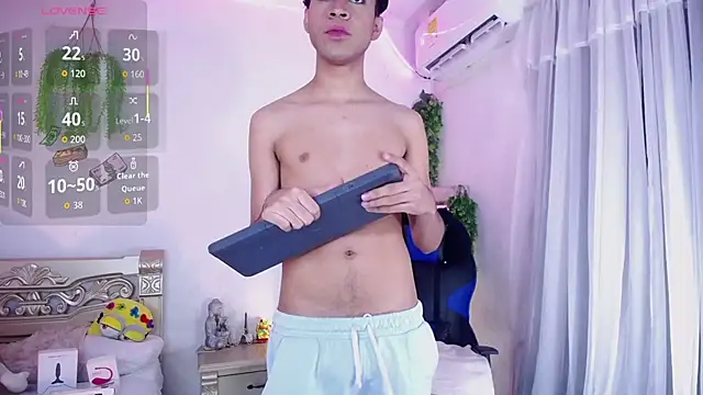 Snapshot of huge_armound chatting on October 2025 10:27:02 AM huge armound online show from October 2025 10:27:02 AM