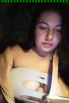 Snapshot of DaisyStreet chatting on January 2025 09:44:02 PM DaisyStreet online show from January 2025 09:44:02 PM