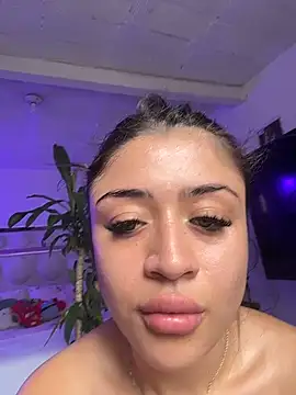 lucianaroy online show from November 2025 12:51:02 PM