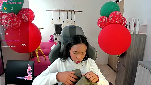lia 16 online show from December 2024 03:33:02 PM